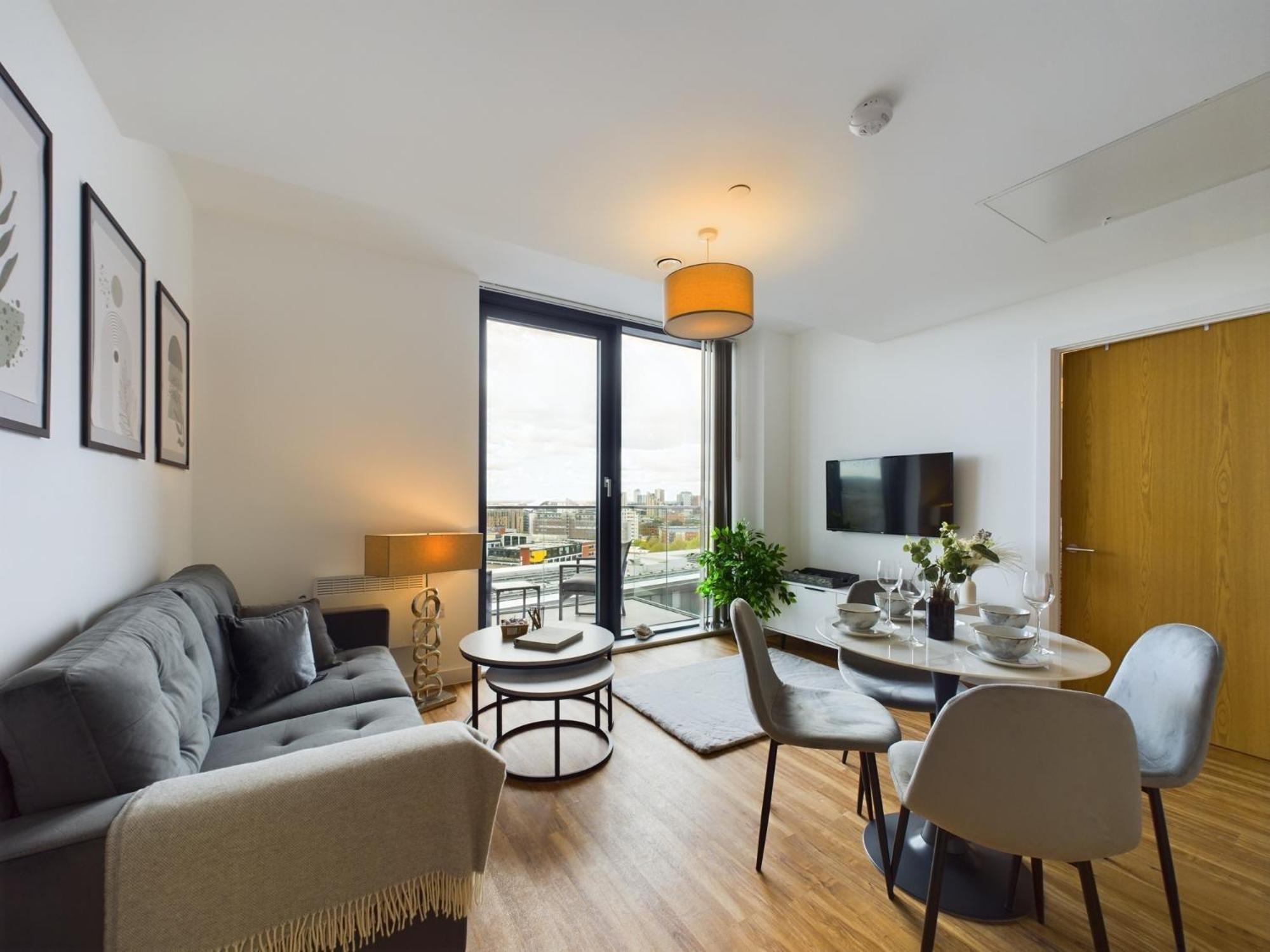 Apartment New! 2 Bedroom Flat In Waters By With Us, Perfect For Families, Couples & Groups, Free Private Parking!