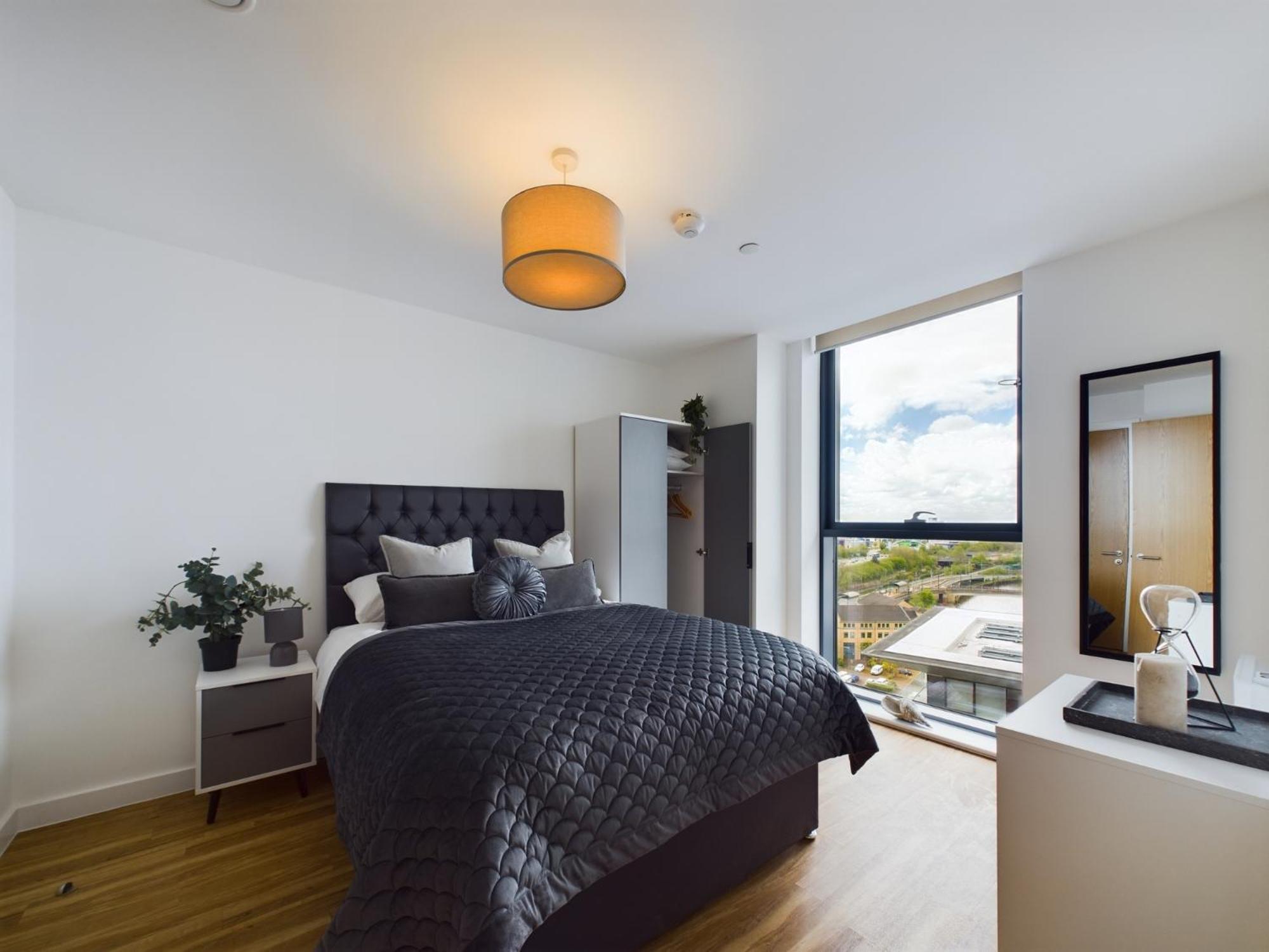 New! 2 Bedroom Flat In Waters By With Us, Perfect For Families, Couples & Groups, Free Private Parking! Apartment Manchester