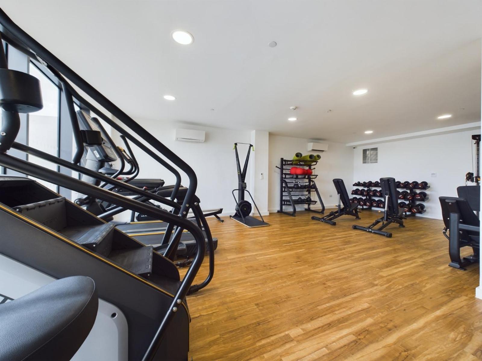 New! 2 Bedroom Flat In Waters By With Us, Perfect For Families, Couples & Groups, Free Private Parking!