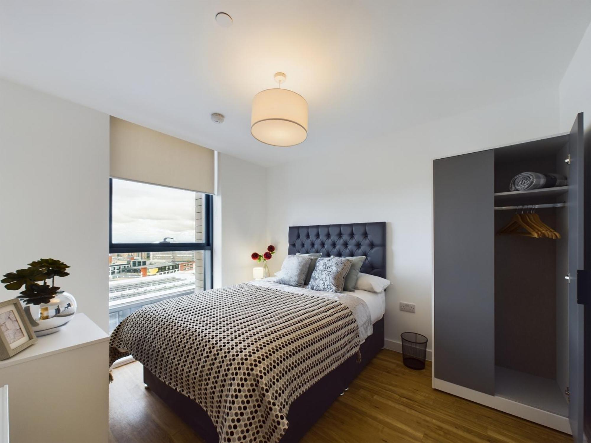 New! 2 Bedroom Flat In Waters By With Us, Perfect For Families, Couples & Groups, Free Private Parking! *